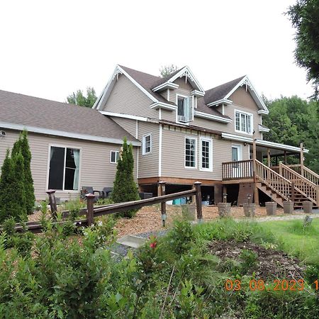 Gite Passion Et Tendresse B&B Shefford Esterno foto