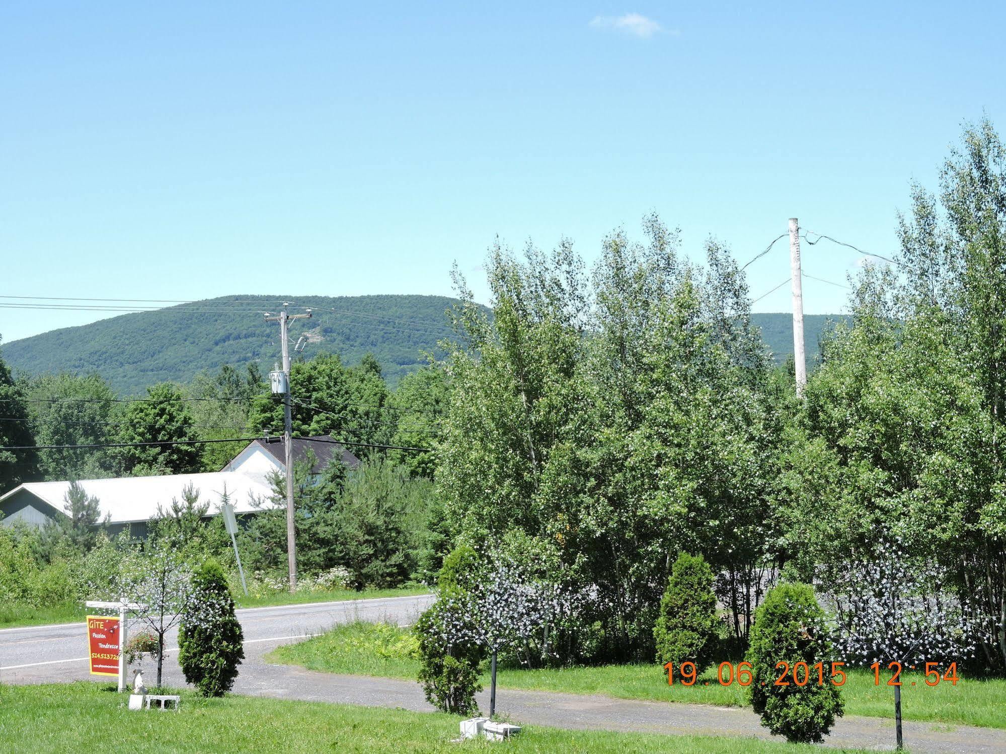 Gite Passion Et Tendresse B&B Shefford Esterno foto